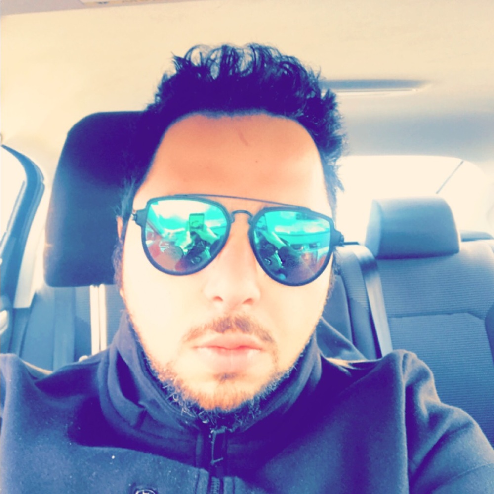 Meet your Posher, Eyad